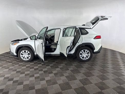 Used 2023 Toyota Corolla Cross L AWD/4WD image 10