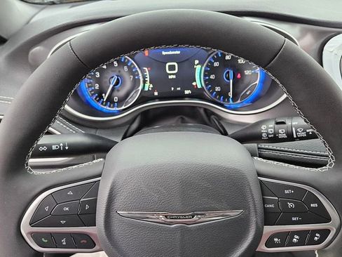 New 2026 Chrysler Pacifica Select FWD image 25
