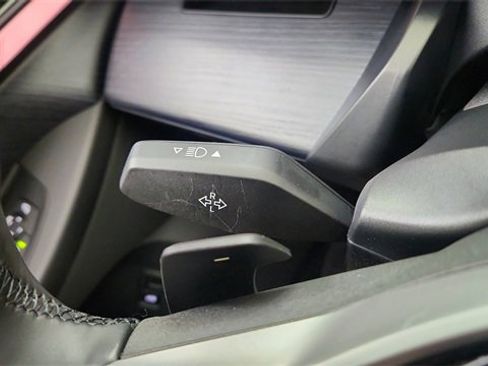 Used 2025 BMW 540i xDrive image 42