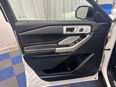 Used 2024 Ford Explorer Limited w/ Limited Technology Package AWD/4WD image 19