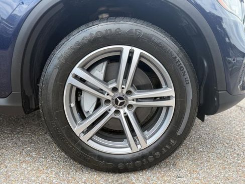 Used 2022 Mercedes-Benz GLC 300 4MATIC w/ Premium Package Lite image 9