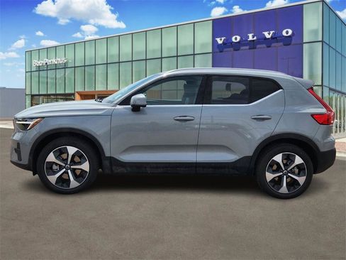 New 2025 Volvo XC40 B5 Core w/ Protection Package Premier image 6
