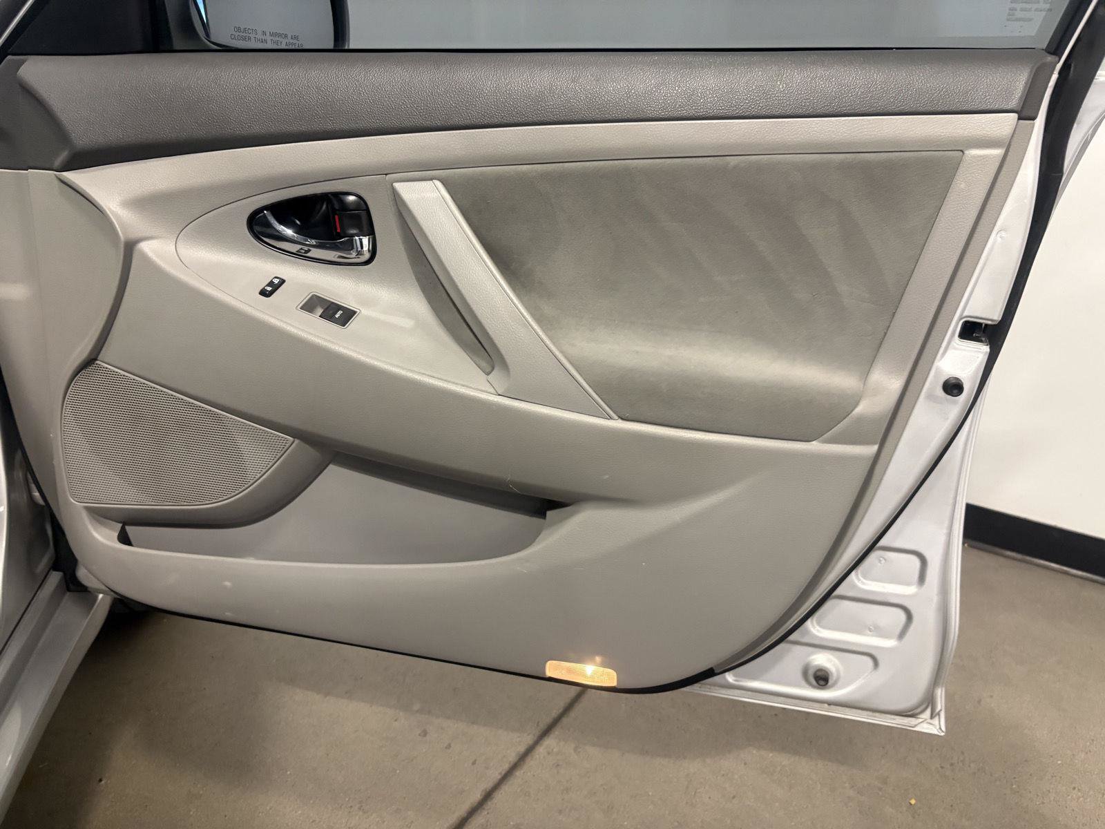 Used 2011 Toyota Camry LE FWD image 49