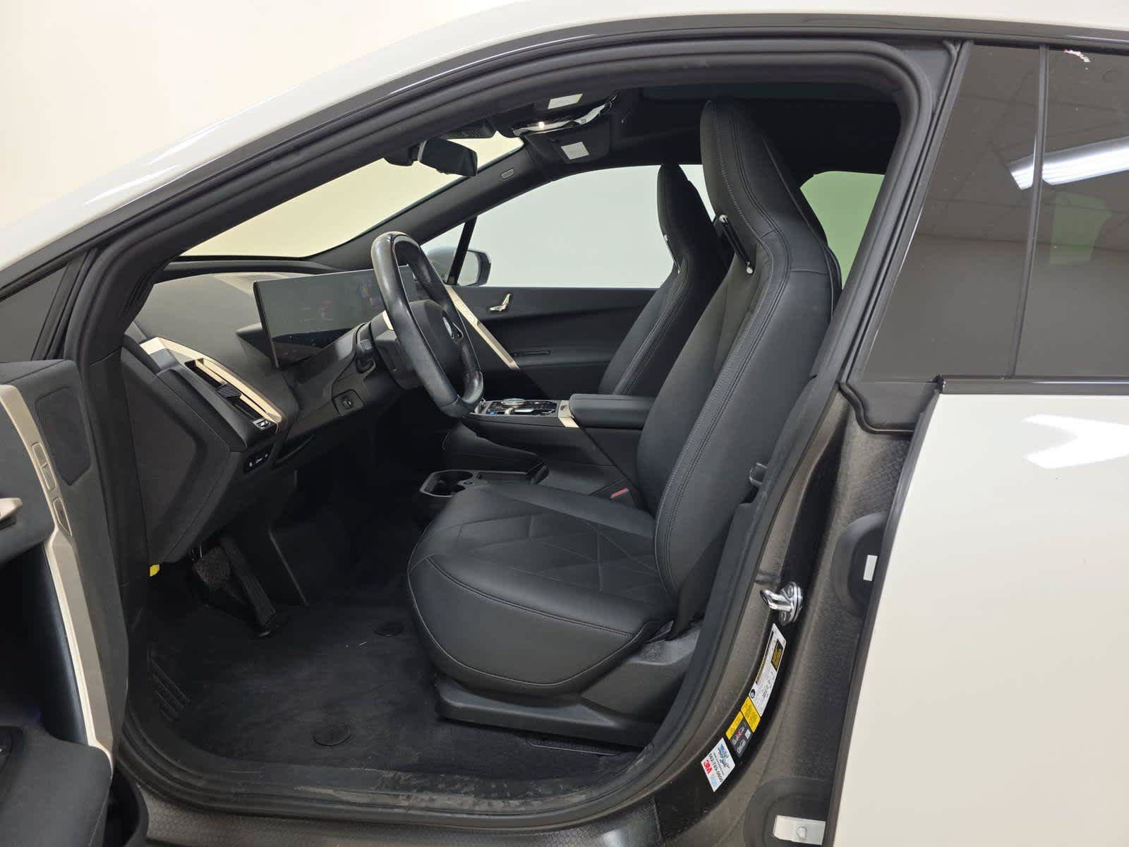 Used 2024 BMW iX xDrive50 AWD/4WD image 4