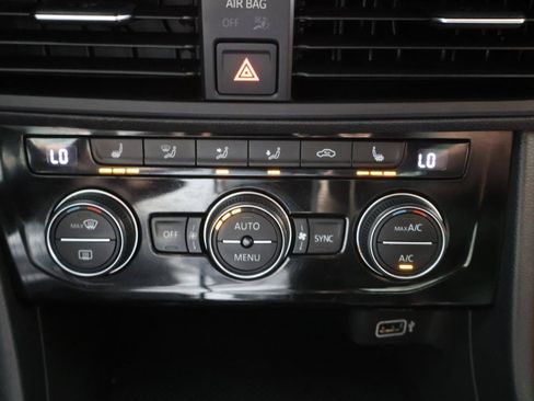 Used 2019 Volkswagen Jetta GLI FWD image 32