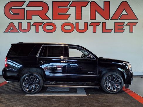 Used 2019 GMC Yukon Denali w/ Denali Ultimate Black Edition AWD/4WD image 1