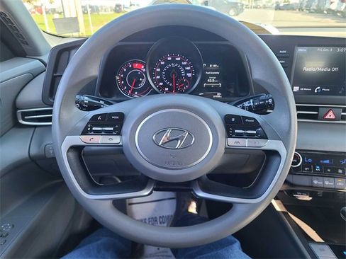 Used 2023 Hyundai Elantra SEL image 23