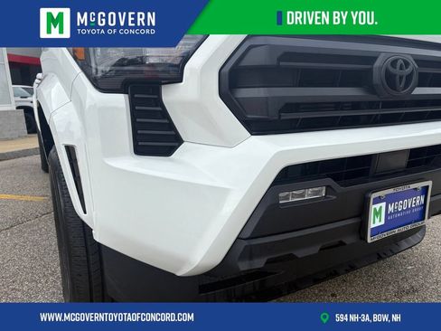 Used 2025 Toyota Tacoma SR5 AWD/4WD image 9