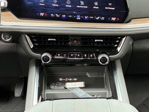 New 2026 Chevrolet Tahoe High Country AWD/4WD image 20