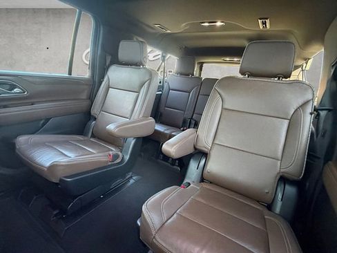 Used 2023 Chevrolet Suburban High Country image 22