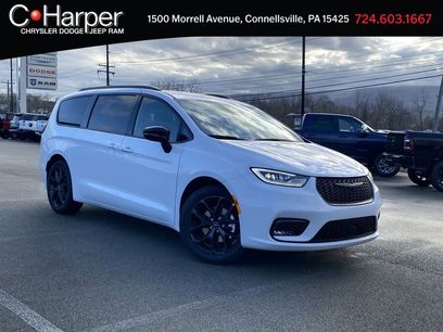 Used 2024 Chrysler Pacifica Limited w/ S Appearance Package