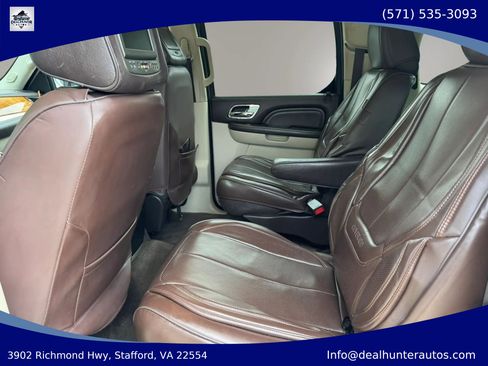 Used 2011 Cadillac Escalade ESV Platinum AWD/4WD image 18