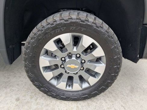 Used 2024 Chevrolet Silverado 2500 Custom w/ Custom Convenience Package AWD/4WD image 11