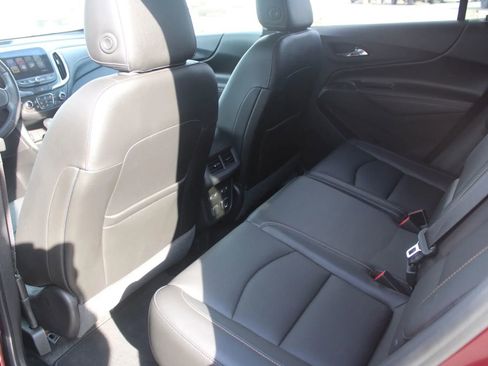 Used 2018 Chevrolet Equinox Premier image 16