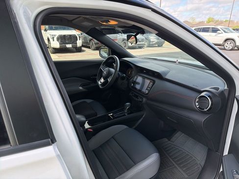 Used 2023 Nissan Kicks SR w/ SR Premium Package image 21