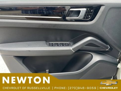 Used 2019 Porsche Cayenne AWD/4WD image 8