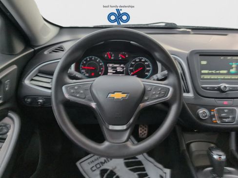 Used 2017 Chevrolet Malibu LS image 15
