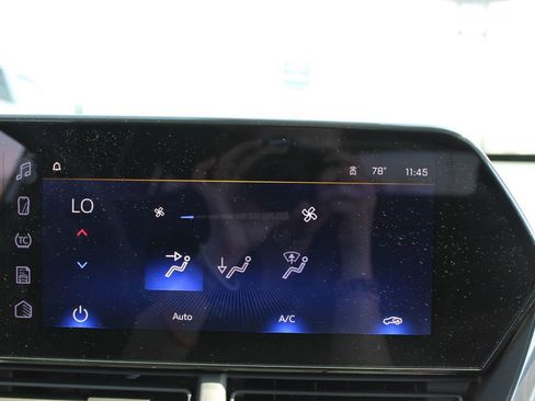 Used 2025 Chevrolet Trax LT w/ LT Convenience Package image 49