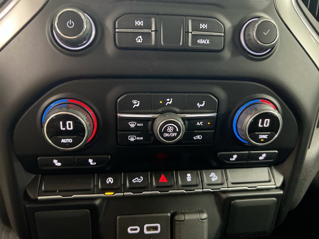 Used 2022 Chevrolet Silverado 1500 RST AWD/4WD image 16
