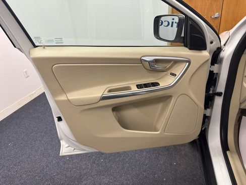 Used 2013 Volvo XC60 T6 AWD/4WD image 5