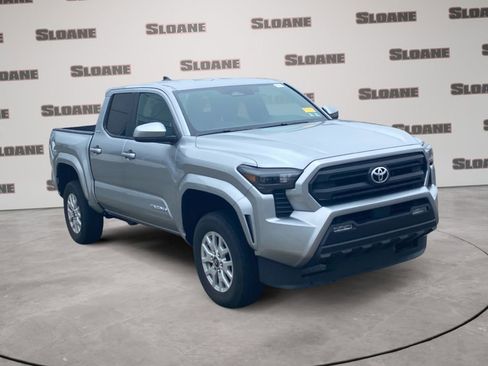 Used 2024 Toyota Tacoma SR5 AWD/4WD image 2