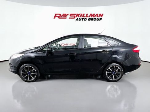 Used 2017 Ford Fiesta SE FWD image 4