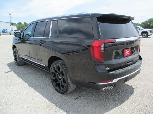 New 2026 GMC Yukon XL Denali w/ Denali Reserve Package AWD/4WD image 6