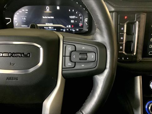 Used 2023 GMC Yukon XL Denali w/ Advanced Technology Package image 24