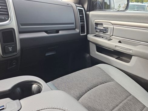 Used 2019 RAM 1500 Classic SLT w/ Luxury Group image 11