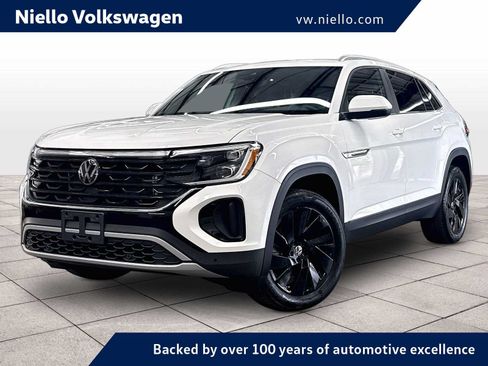 Used 2024 Volkswagen Atlas Cross Sport SE w/ Panoramic Sunroof Package FWD image 1