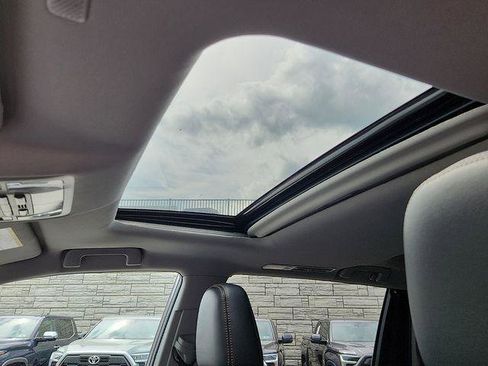 Certified 2019 Toyota Highlander XLE AWD/4WD image 15