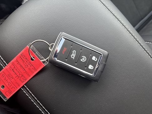 New 2025 Jeep Grand Cherokee Altitude image 30