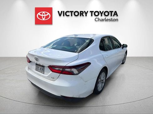 Used 2021 Toyota Camry LE FWD image 3