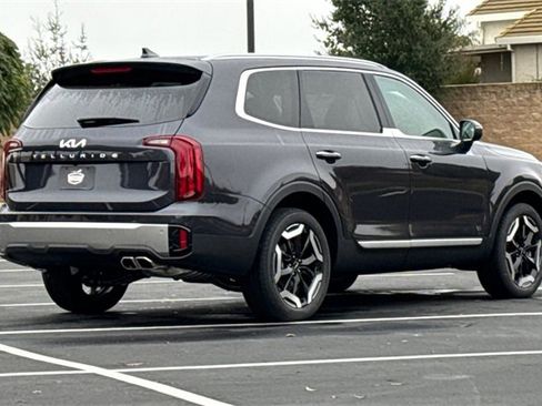 New 2025 Kia Telluride S image 5