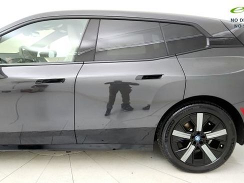 Used 2024 BMW iX xDrive50 w/ Sport Package AWD/4WD image 23