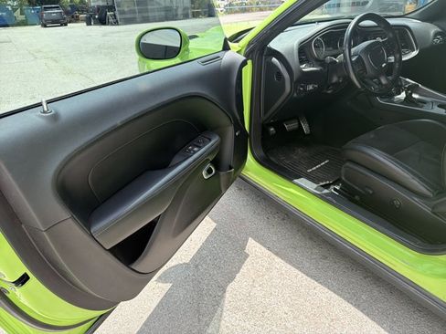 Used 2019 Dodge Challenger R/T Scat Pack RWD image 9