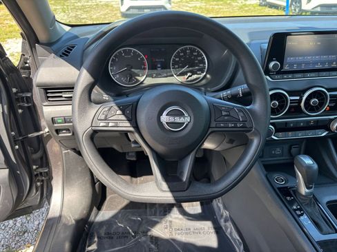 Used 2025 Nissan Sentra S FWD image 28