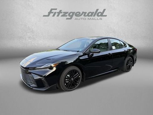 Used 2026 Toyota Camry SE FWD image 3