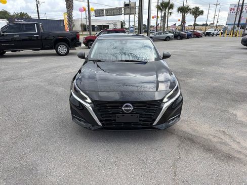 Used 2025 Nissan Altima 2.5 SV FWD image 3