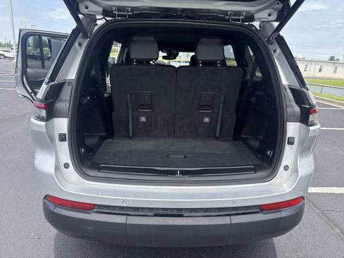 Used 2023 Jeep Grand Cherokee L Laredo AWD/4WD image 23