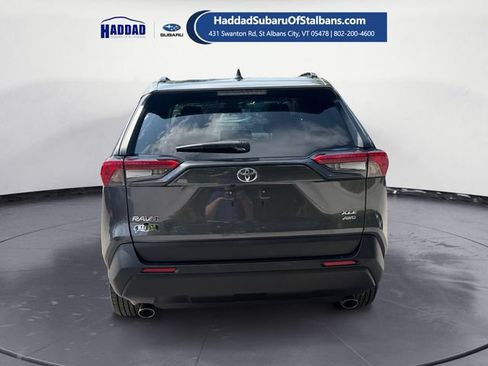 Used 2021 Toyota RAV4 XLE w/ Convenience Package AWD/4WD image 4