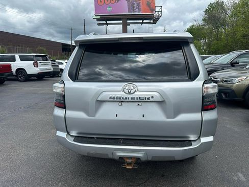Used 2016 Toyota 4Runner SR5 AWD/4WD image 6