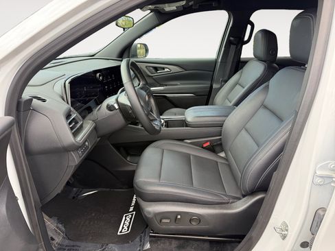 Used 2025 Chevrolet Traverse LT AWD/4WD image 10