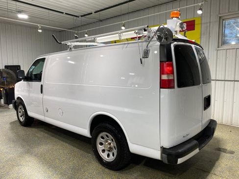 Used 2013 Chevrolet Express 1500 RWD image 2
