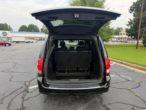 Used 2018 Dodge Grand Caravan GT FWD image 26