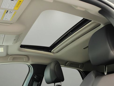 Used 2025 MAZDA CX-30 AWD 2.5 S w/ Premium Package image 16