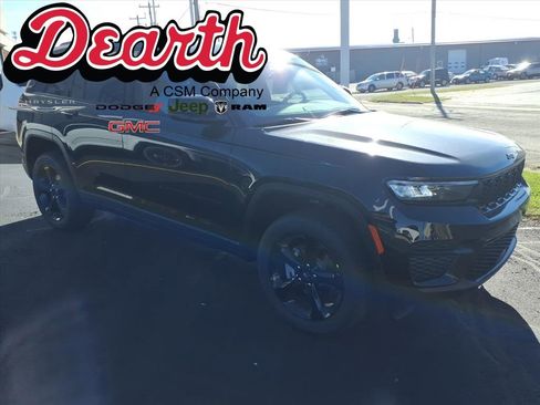 New 2025 Jeep Grand Cherokee Altitude image 1