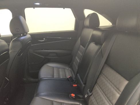 Used 2019 Kia Sorento SX FWD image 18