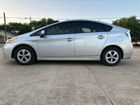 Used 2014 Toyota Prius Three FWD image 8