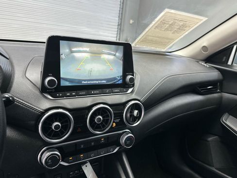 Used 2025 Nissan Sentra SV FWD image 14